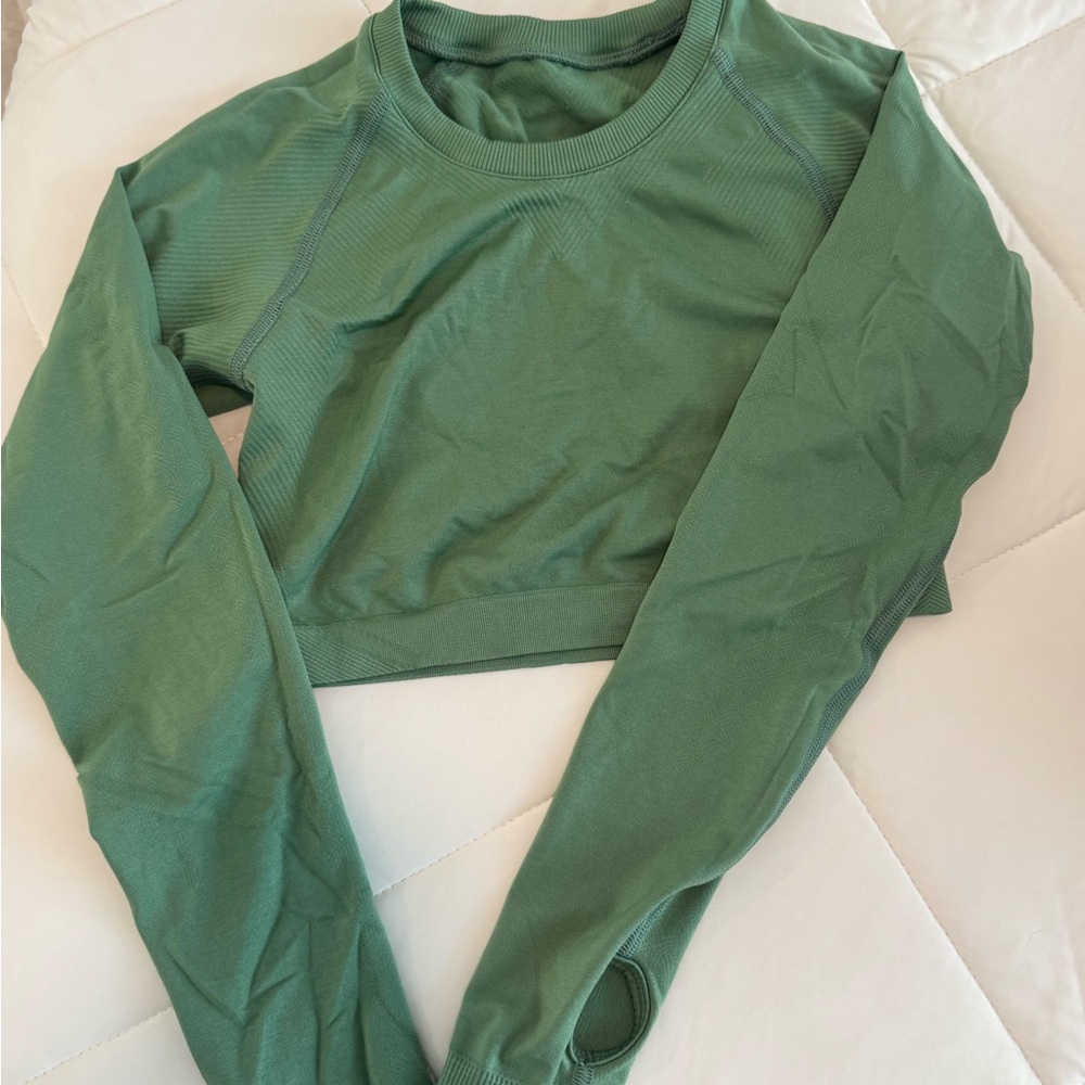 ALPHALETE GREEN CROP LONG SLEEVE